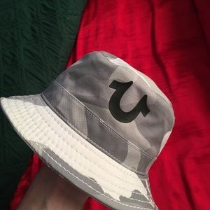 Men’s True religion bucket hat size L/XL